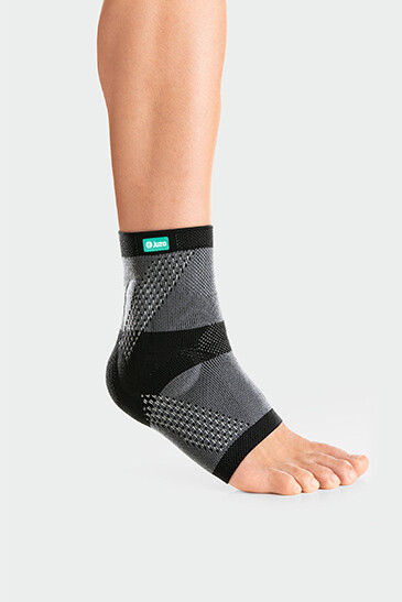 JuzoFlex Malleo Xtra Sprunggelenkbandage JuzoFlex Malleo Xtra an einem Bein