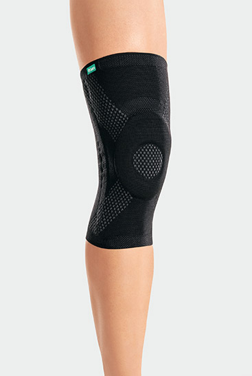 Kniebandage Genu Xtra in der Farbe Schwarz Knie mit Kniebandage Genu Xtra in der Farbe Schwarz