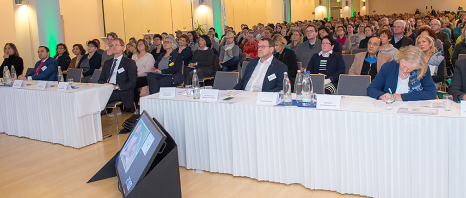 Reviews Symposia 2019 Reviews Symposia 2019