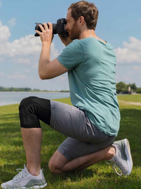 Fotograf trägt die JuzoFlex Genu Xtra