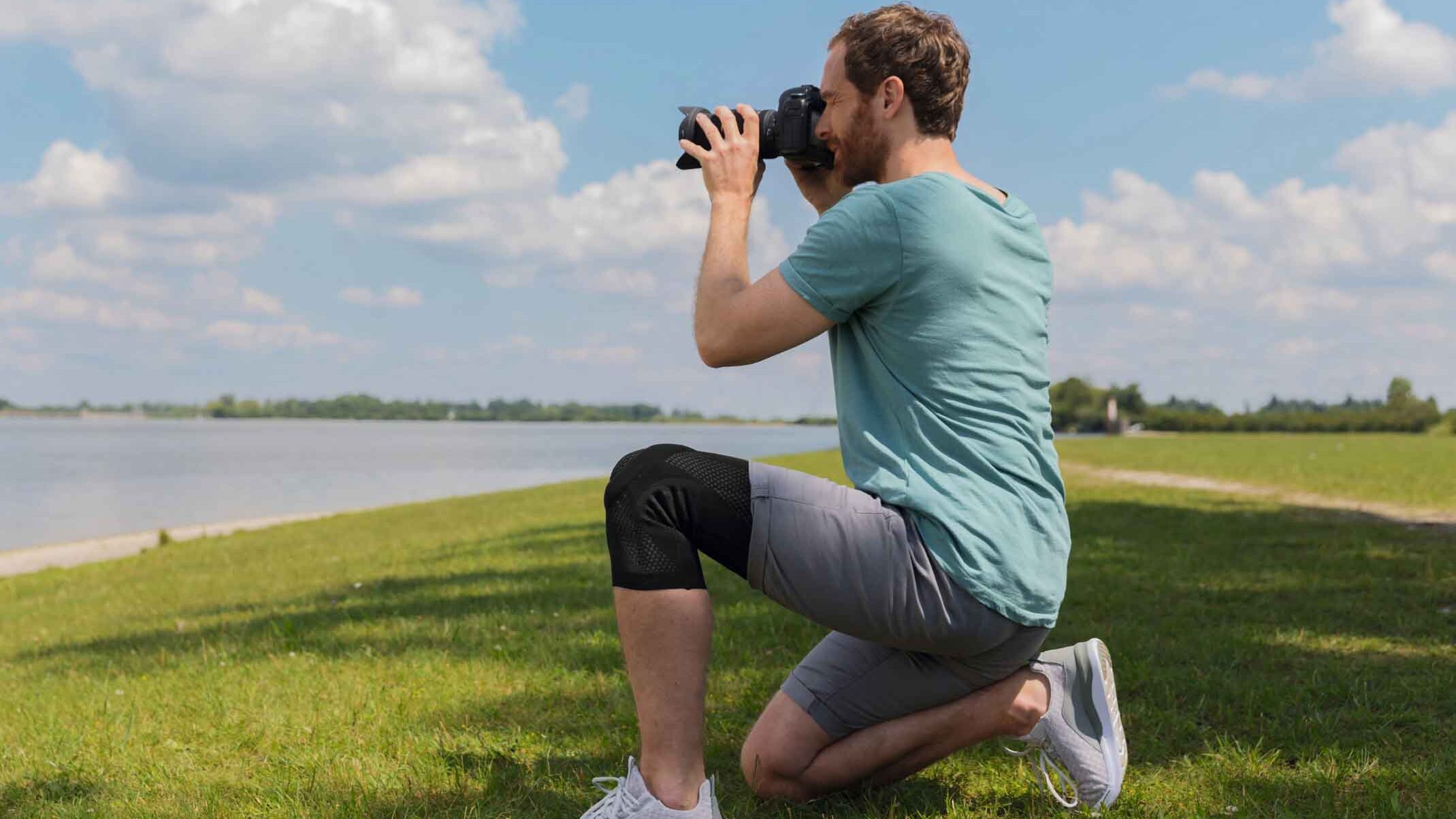 Vrouw met pijn in de enkel