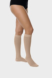 Chaussettes Juzo Basic en coloris amande