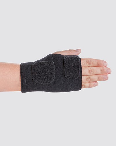 Personen bærer Juzo ACS Light håndsegment