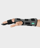 Höger arm med handledsortos Palmar Xtec Digitus – sedd från sidan (tumme)