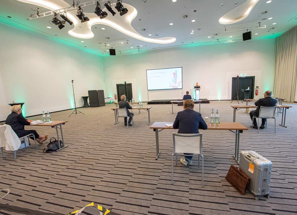 Blick in den Raum Erstes Juzo Symposium, das via Livestream übertragen wurde. Blick in den Raum