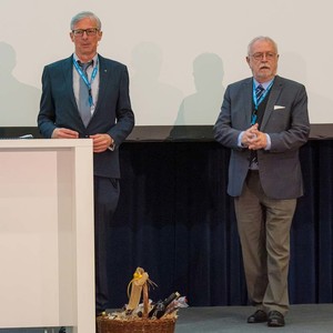 Unter der wissenschaftlichen Leitung von em. Prim. Dr. med. Walter Döller (rechts im Bild) und Kongressleiter Prim. Dr. med. Christian Ure fand im April die Jubiläumstagung der Lymphklinik Wolfsberg/Kärnten, organisiert von der Akademie der Julius Zorn GmbH, statt.