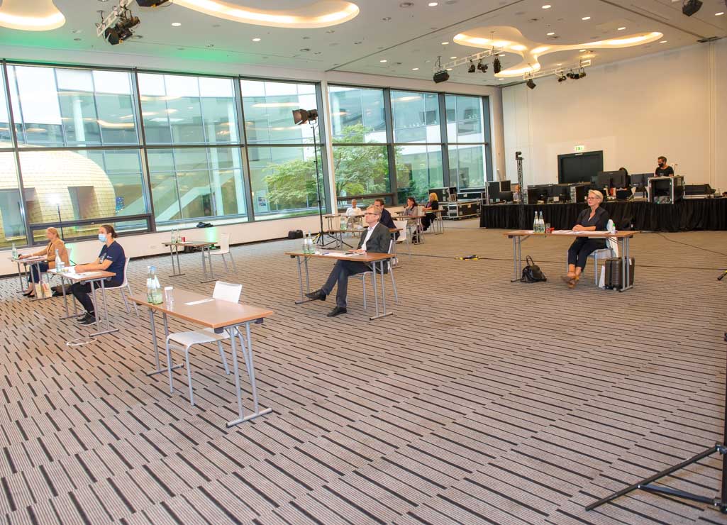 Symposium via Livestream Erstes Juzo Symposium, das via Livestream übertragen wurde.