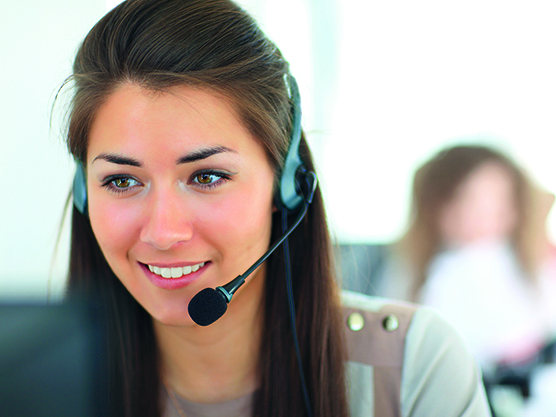Frau im Kundenservice