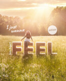 Een vrouw zit op de letters “Feel” en draagt de Juzo Expert Feel
