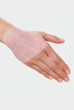 Hand mit aufgebrachtem Juzo ScarPad