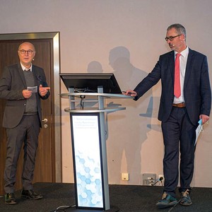 Die wissenschaftlichen Leiter Dr. med. Hartmann (links) und Prof. Dr. med. Marcus Lehnhardt (rechts).