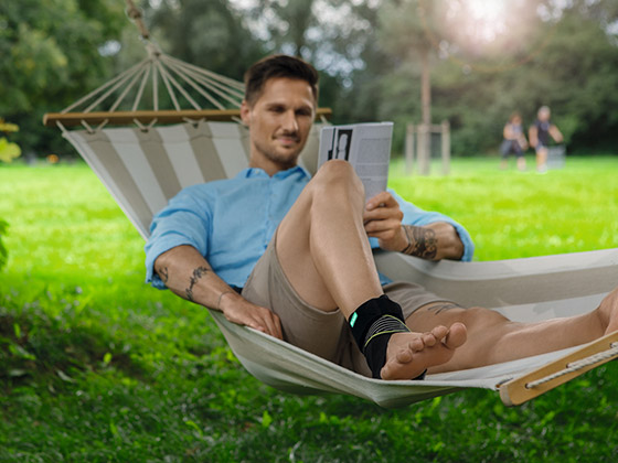 Mann in einer Hängematte mit JuzoPro Malleo Xtec Strong