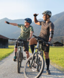 Fahrradfahrer trägt die JuzoFlex Epi Xtra