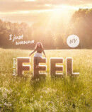 En kvinna sitter på bokstäverna ”Feel” och bär Juzo Expert Feel