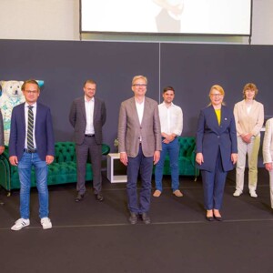 von links: Uwe Schettler, PD Dr. med. Christian Taeger, Dr. med. Max Liebl, Prof. Dr. med. Dieter Blottner, Dr. med. René Hägerling, Dr. med. Anett  Reißhauer, Dr. med. Christine Schwedtke, Prof. Dr. med. Etelka Földi